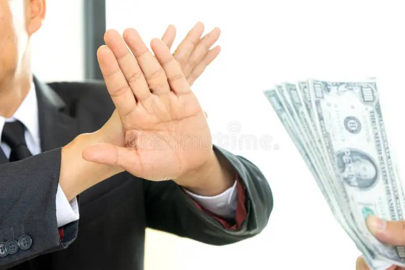 Nằm Mơ Thấy Đàn Ông Cho Tiền Đánh Số Gì Bao Ăn? 6 Mơ thấy đàn ông cho tiền nhưng bạn từ chối